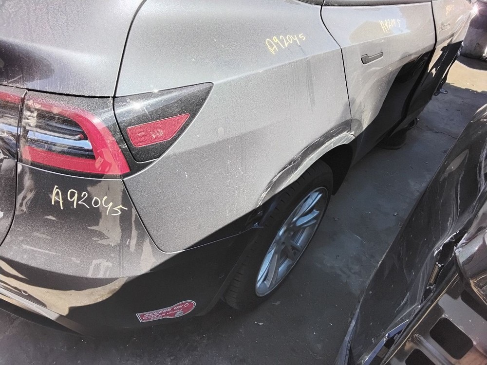 TESLA Y 2021 Camera/Projector 131744