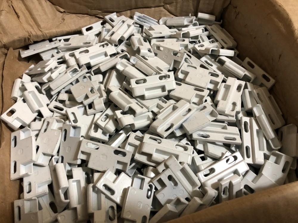 175x C10000FMK Surface Fixed Striker Single Hung Horizontal Slider Window lock