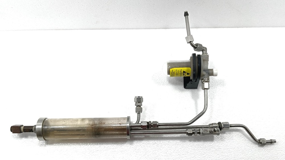 TELEDYNE ANALYTICAL MODEL 3290 PERCENT OXYGEN ANALYZER C64643A WITH SENSOR UNIT