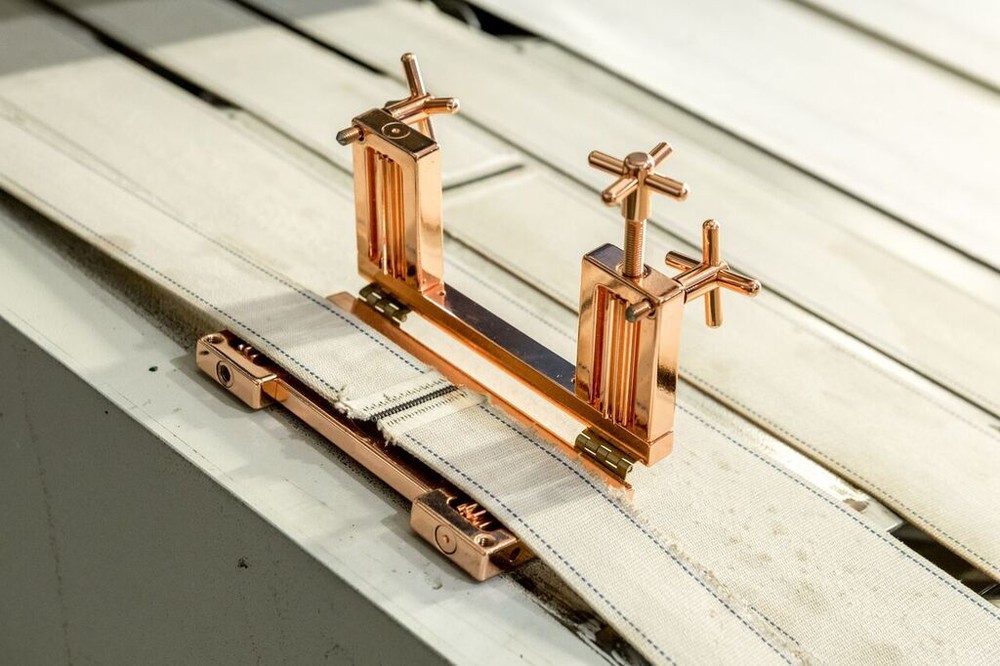 Belt Puller , Stretching tool , Conveyor , Laundry Folder. Limited space access