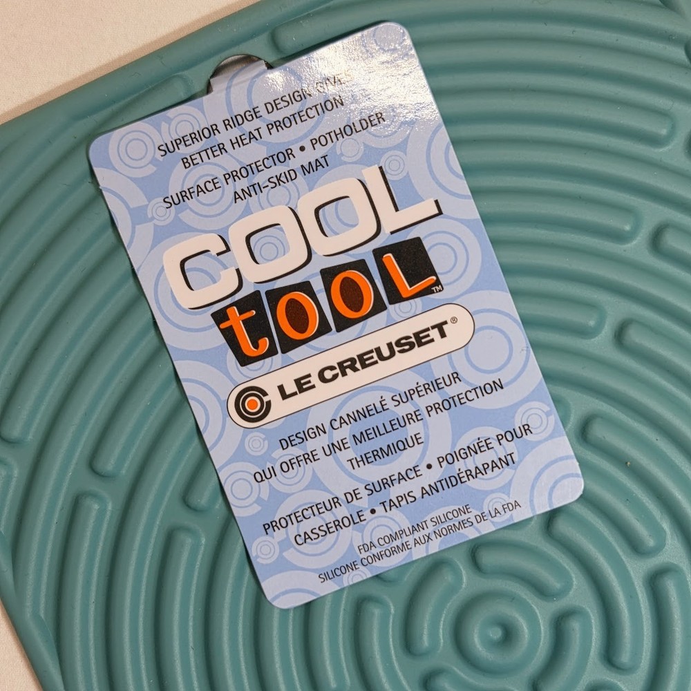 Le Creuset COOL TOOL Turquoise Rectangle Silicone Surface Protector Pot Mat NWT