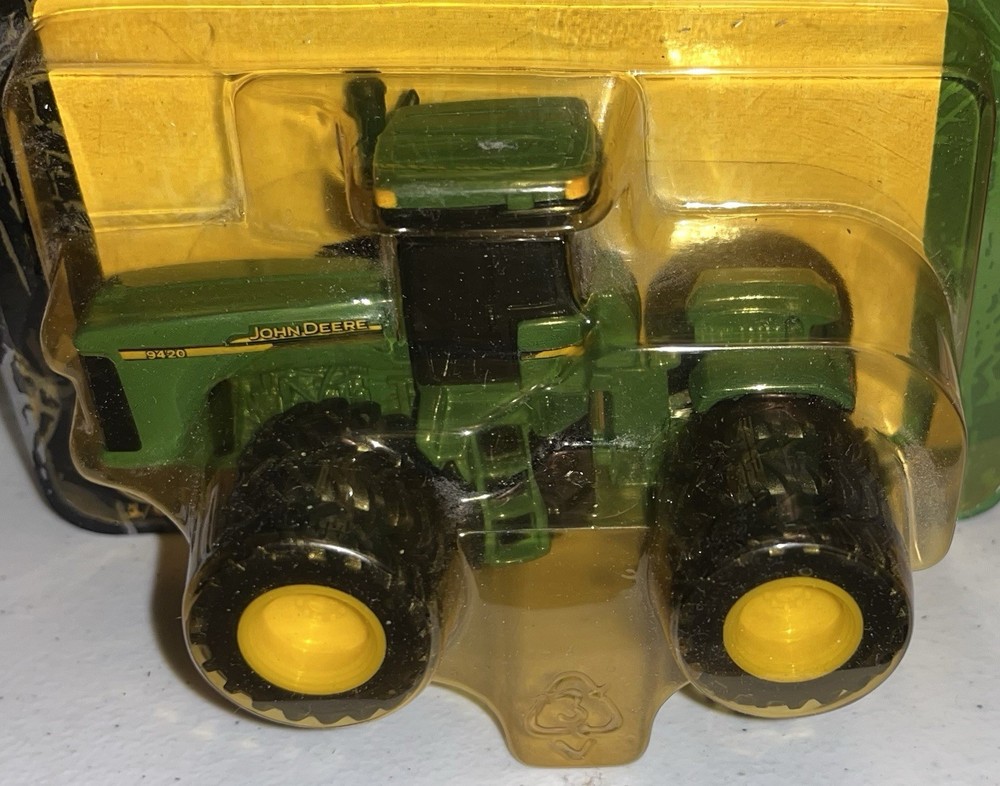 ERTL John Deere 9400 4wd Triples 1/64