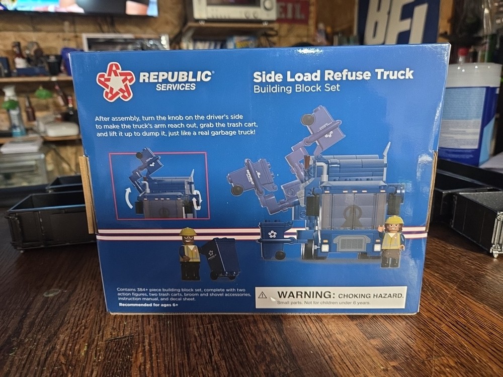 Republic Services Garbage Truck Building Blocks Set First Gear
