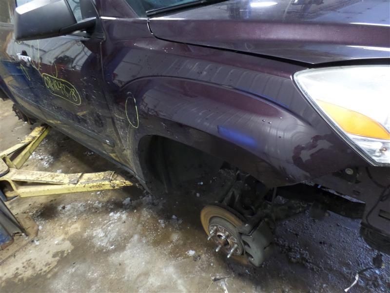 OUTLOOK 2008 Rocker Panel Moulding 9862738