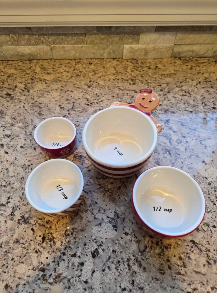 Ceramic Measuring Cup Set Red White Candy Cane Peppermint Striped 4 Nesting Cups