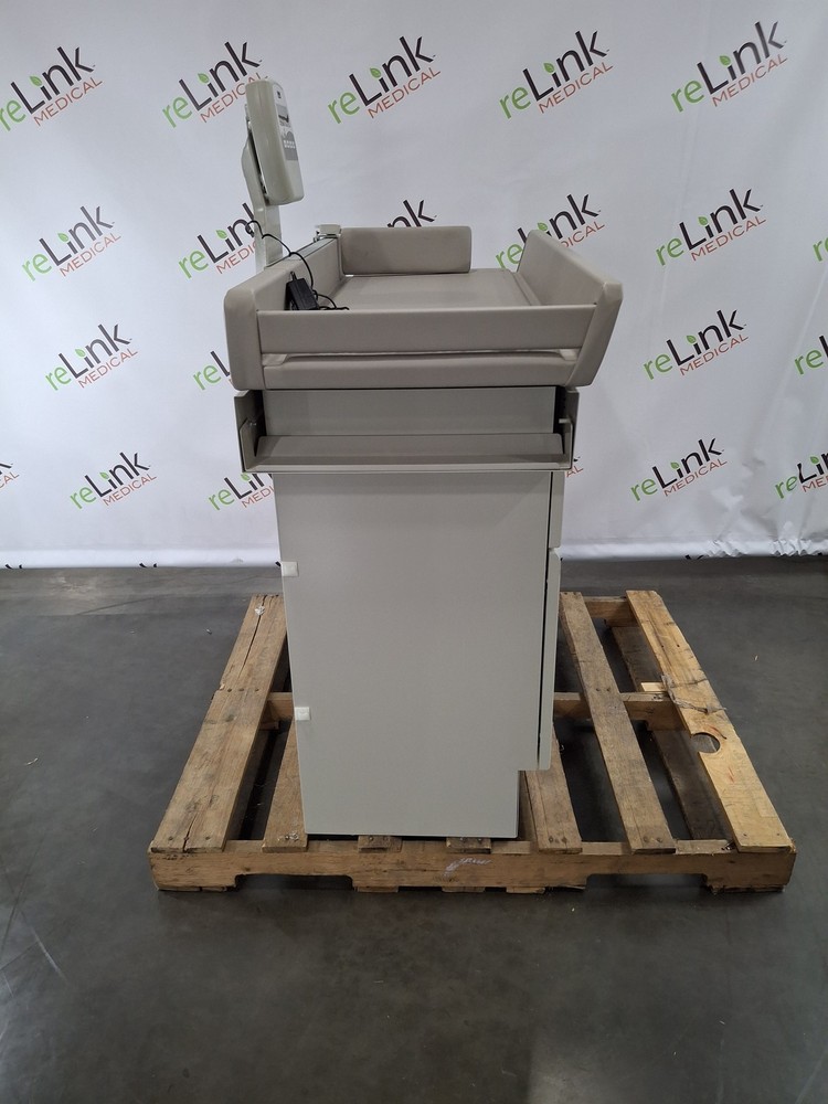 Midmark 640 Pediatric Exam Table