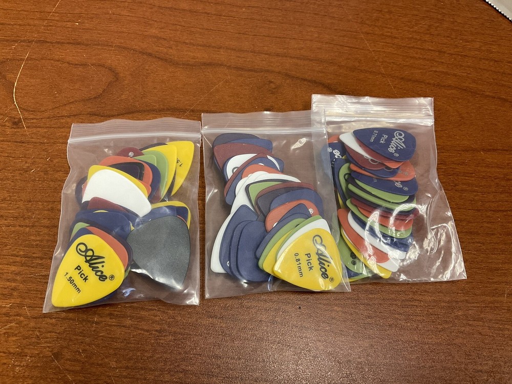 Alice 90pcs ABS Guitar Picks Matt Picks- Light, Medium and Heavy Gauge