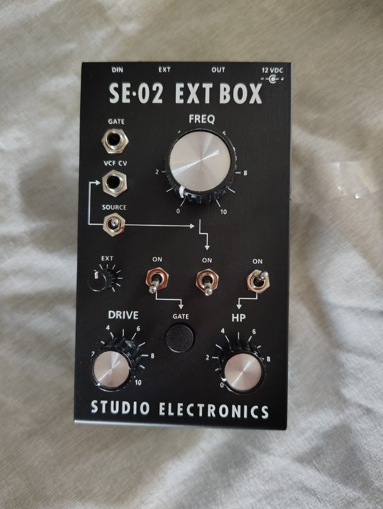 Roland SE-02 EXT BOX Studio Electronics