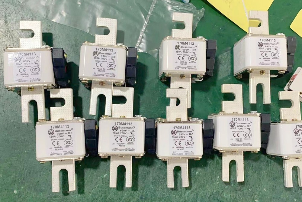 New Semiconductor Fuse  170M4112 690V 400A 80mm fixing with type K indicator