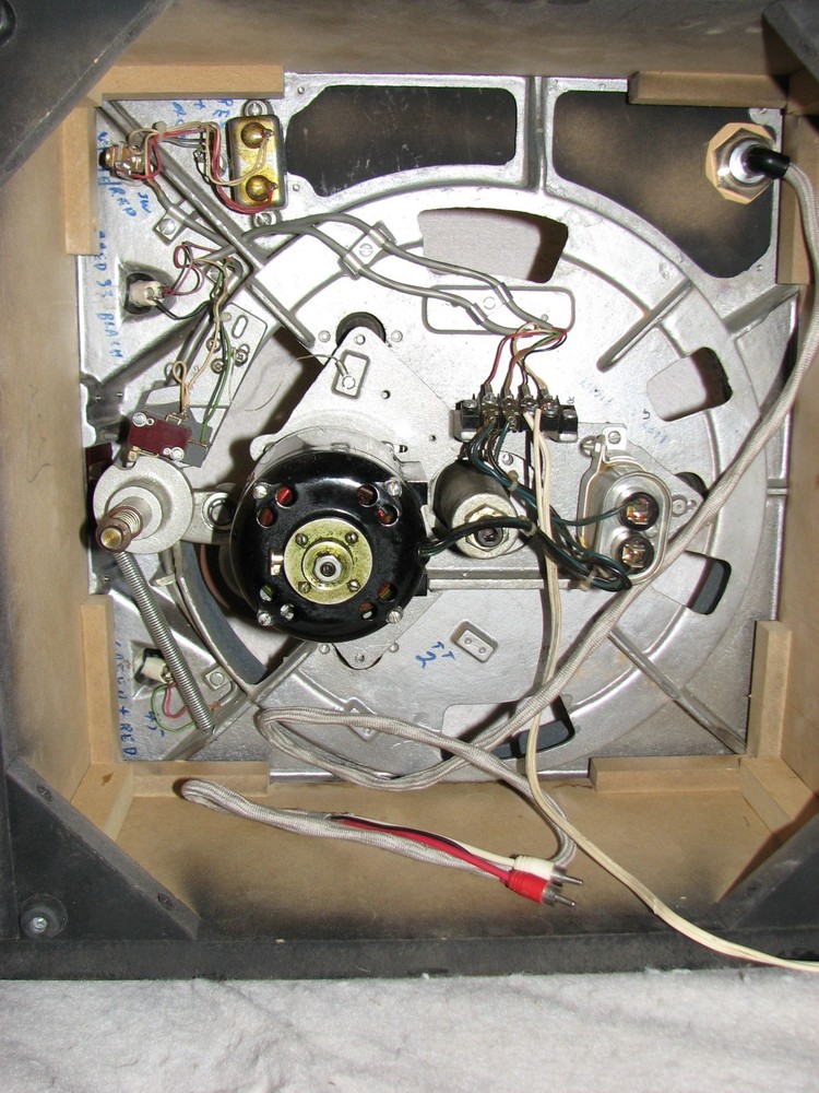 Russco Studio Pro Model B turntable