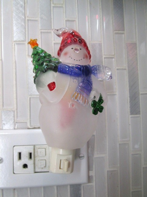SNOWMAN NIGHT LIGHT PRE OWNED WORKS