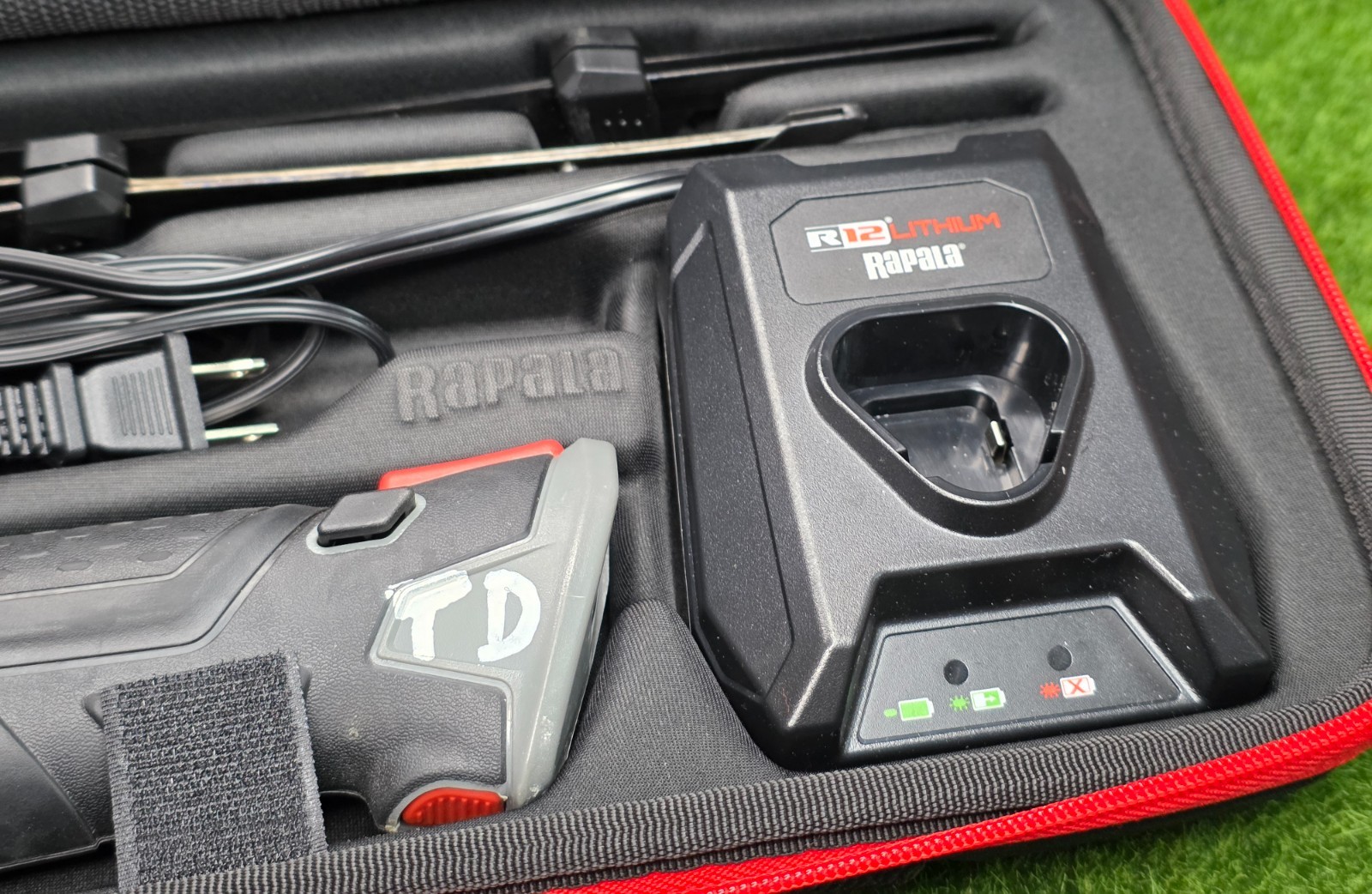 Rapala #R12HDRF R12 Heavy Duty Lithium Cordless Fillet Knife Set 6" & 7.5"