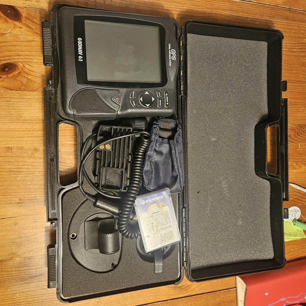 GEONAV 6 PLUS Marine GPS – Working Navionics
