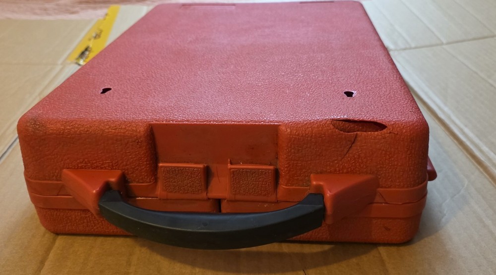 Mastergrip Model# 480209 - Pneumatic Air Tool Set W/Red Hard Case. READ