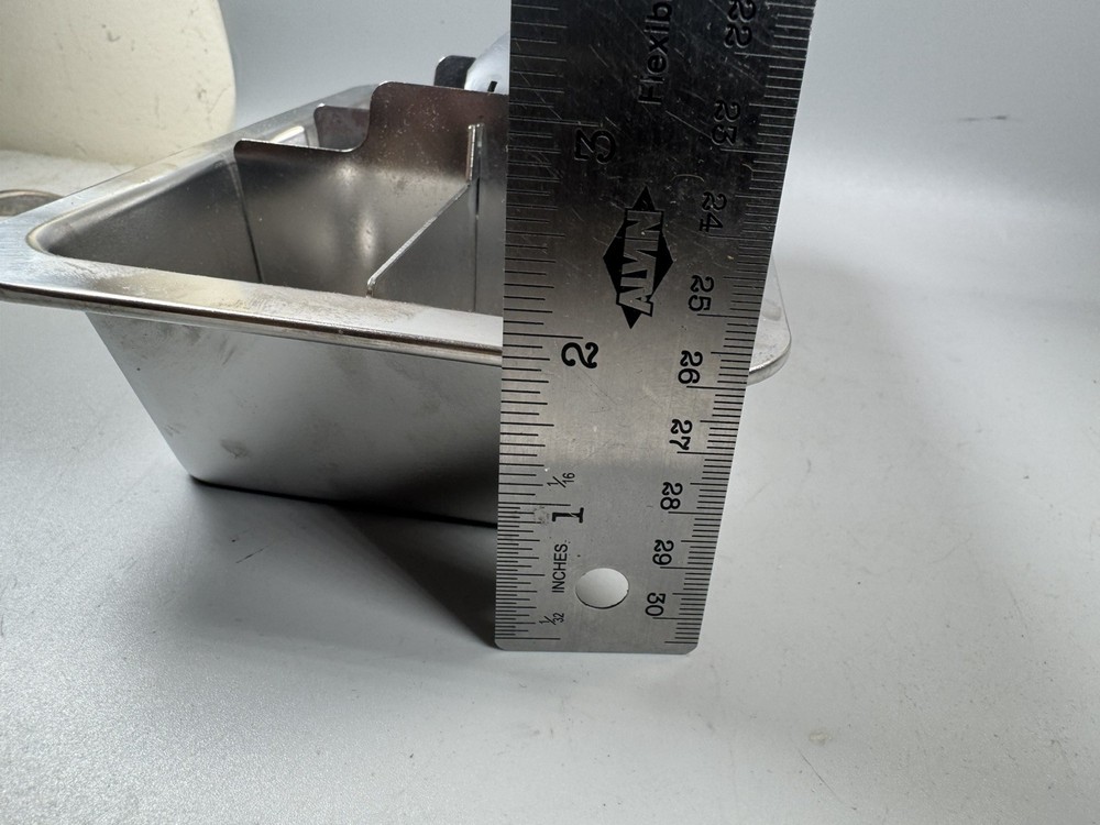 Endurance 18/8 Stainless Steel Ice Bin Insert w/ Divider & Handle
