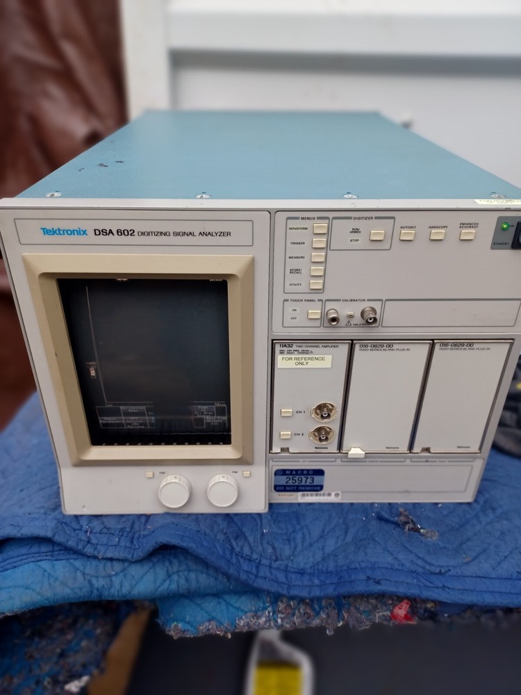 TEKTRONICS DSA 602 DIGITIZING SIGNAL ANALYZER