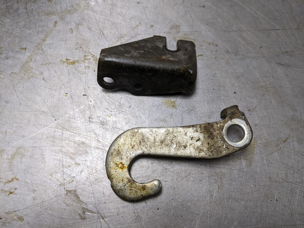 Engine Lift Bracket For 04-08 Toyota Corolla CE 1.8