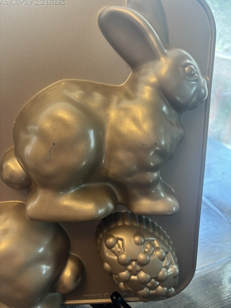 Nordic Ware Bunny Cake Pan Mold , 9.5 Cups, Makes 3D Easter Egg & Bunny. USA