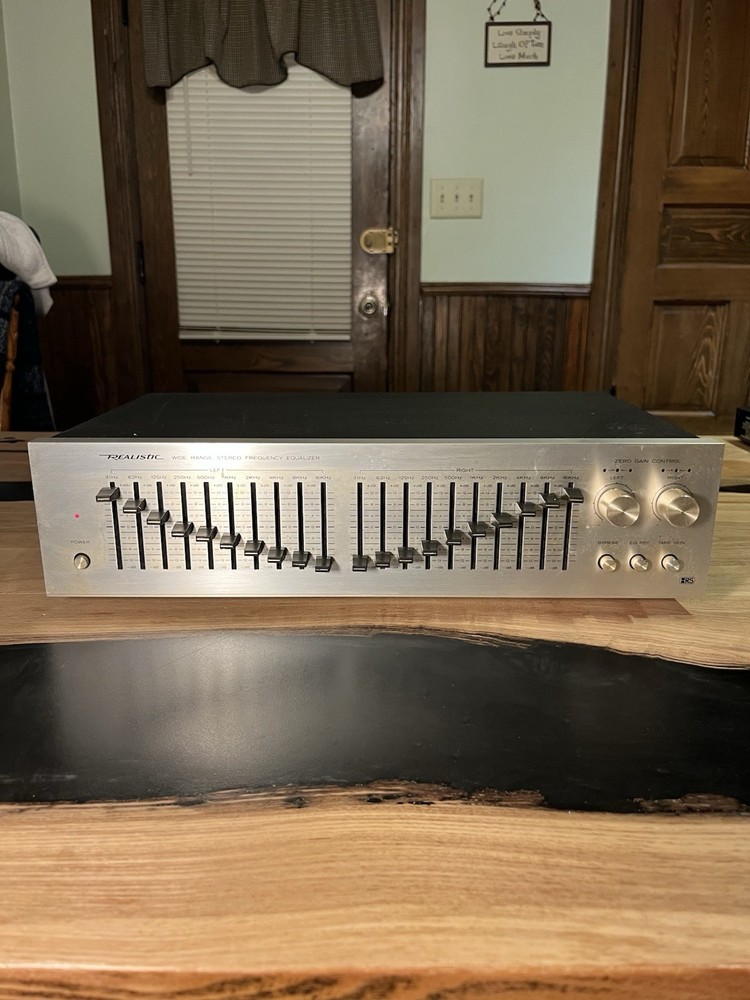 Realistic 31-2000A Stereo Graphic Equalizer Front Panel Silver Faceplate