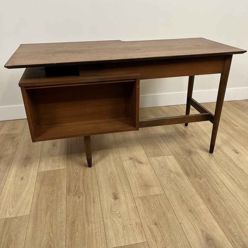 Mid-Century Modern Desk By Hooker For Mainline