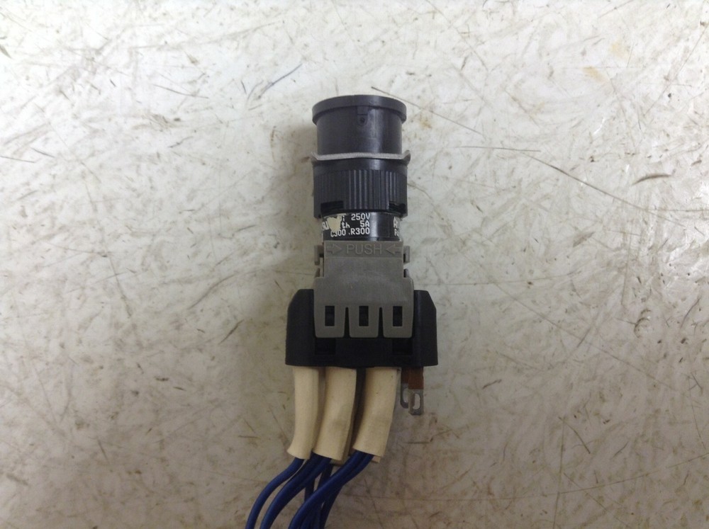 Fuji Electric AH165-JM2AA Key Selector Switch AH165JM2AA (TSC)