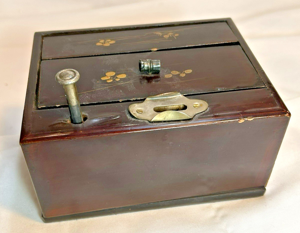 Mechanical Cigarette Dispenser Japanese Laquer Box
