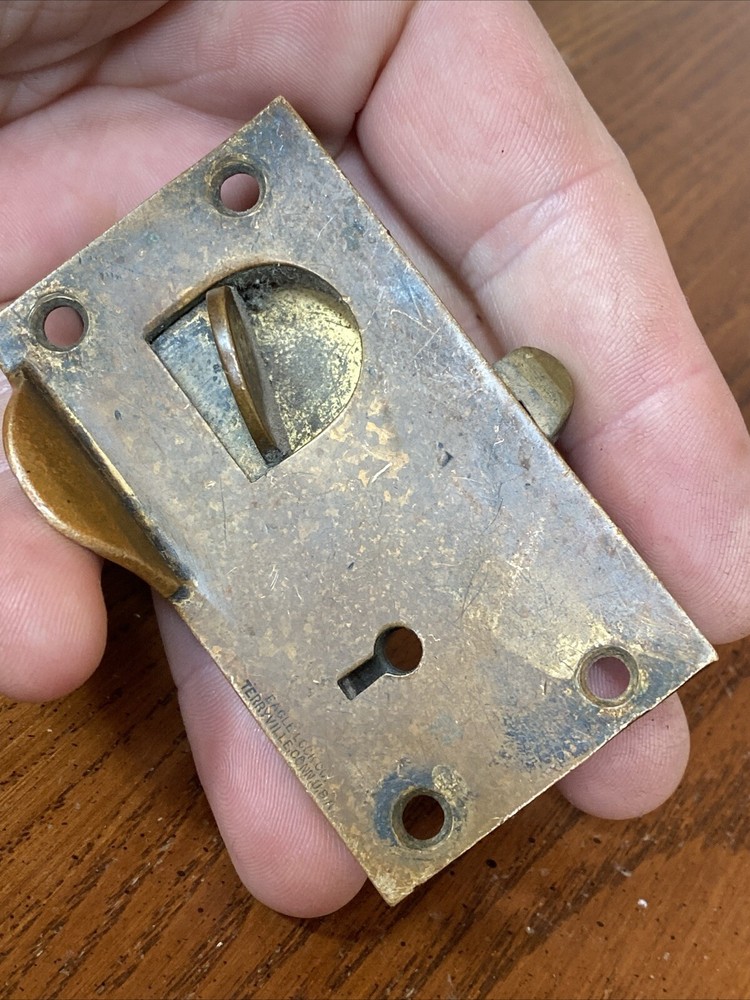 ANTIQUE Eagle Lock Co Brass Scissor Thumb Spring Locking Hook Latch Desk Door
