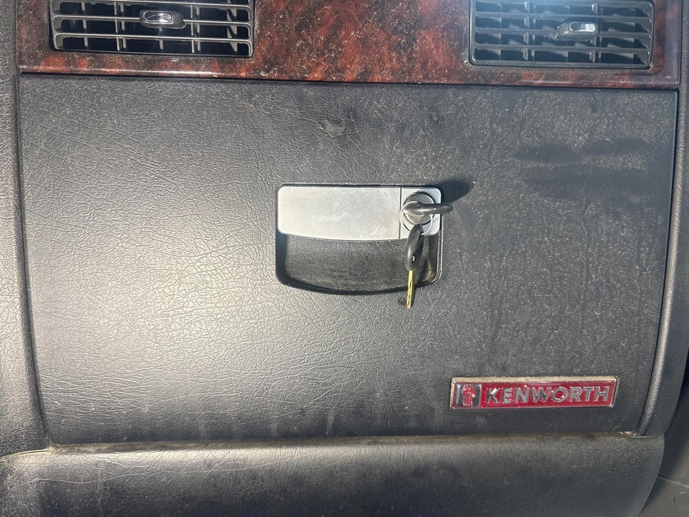 2008-2017 Kenworth T660 GLOVE BOX Dash Panel - Used