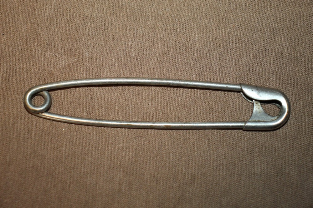 Original WW2 U.S. Navy Sailor's Metal Clothing/Uniform Safety Pin