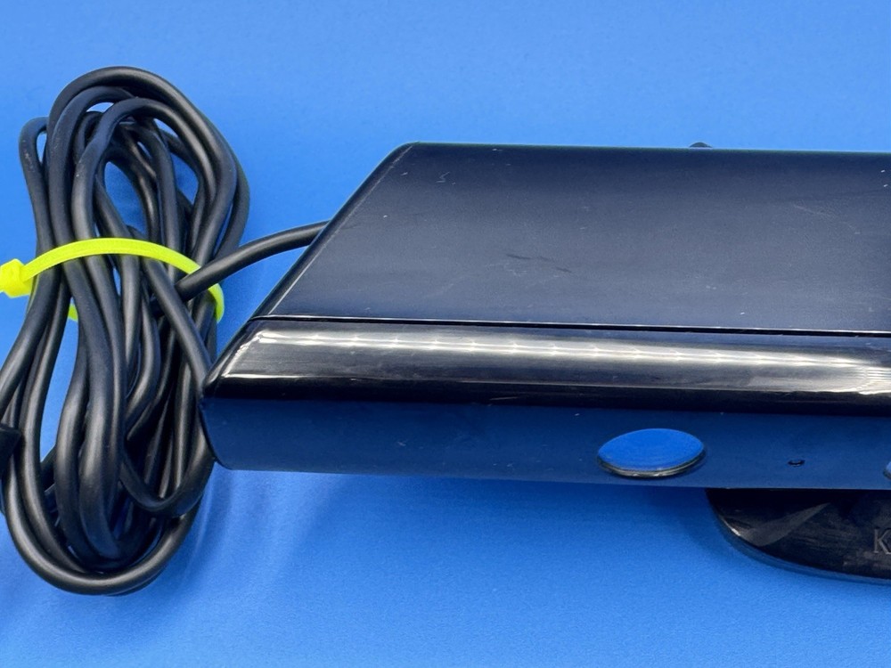Microsoft Xbox 360 Kinect Sensor Bar Model 1473 with 3 Games Bundle Lot