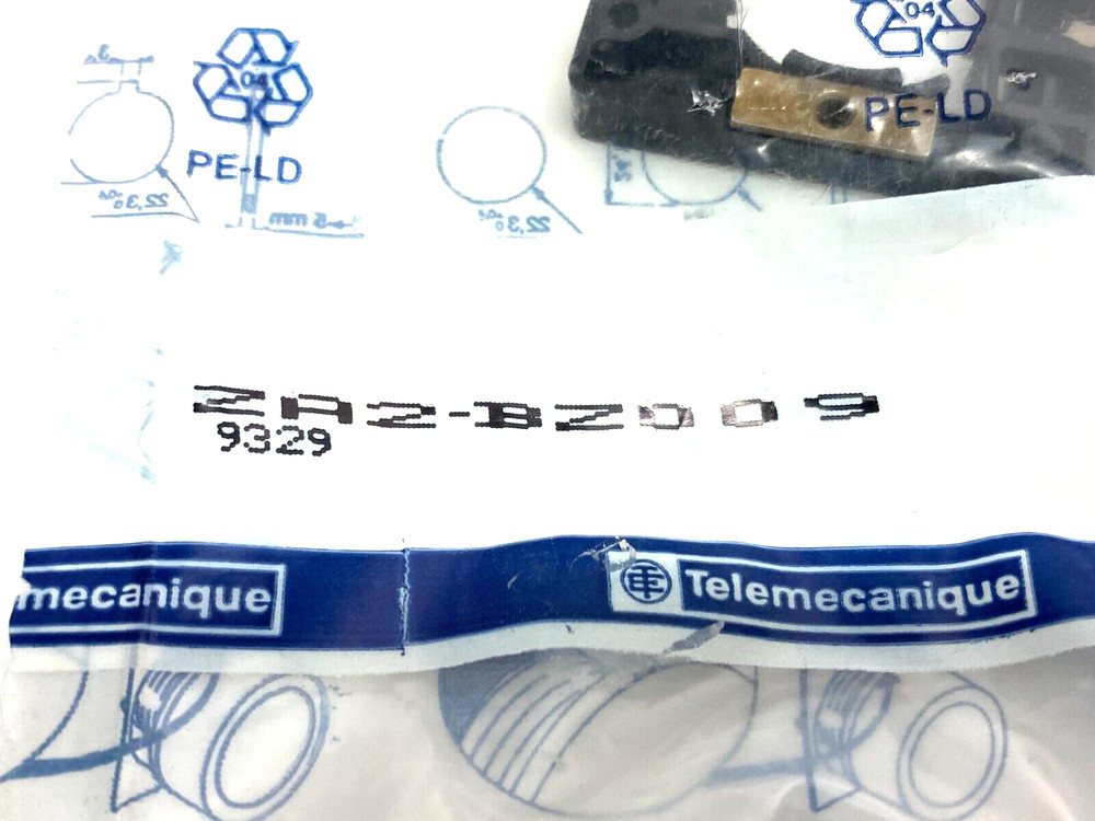 Telemacanique ZA2-BZ009 Button Collar Latch Clamp Black