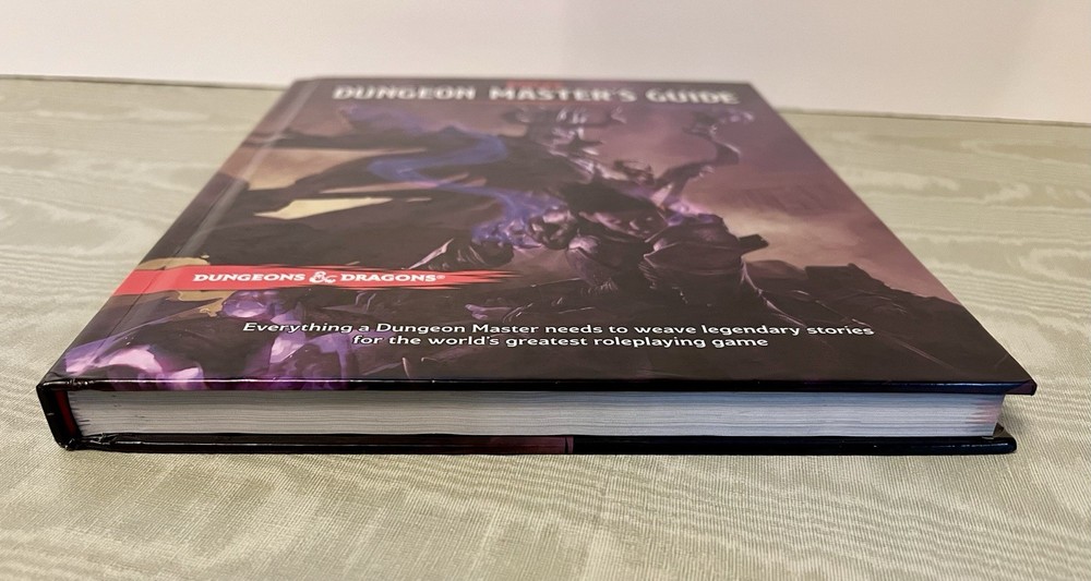 DUNGEON MASTER'S GUIDE 2014 Dungeons & Dragons 5e D&D 5th Edition Core Rulebook