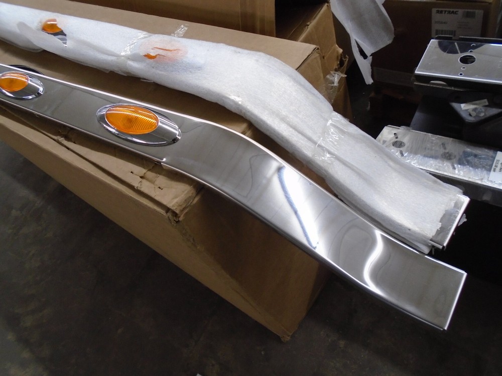 64in Chrome Lighted Sleeper Panels For Freightliner 30975101