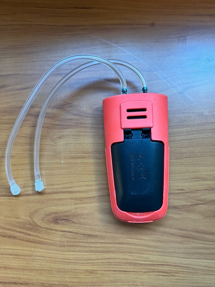 Omega Model HHP886U Manometer with Datalogging