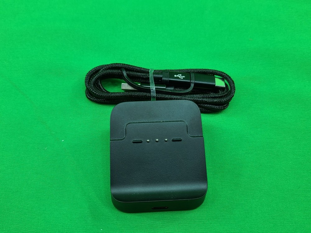 MICROSOFT (1924) XBOX ELITE SERIES 2 CONTROLLER CHARGER CHARGING DOCK & CABLE