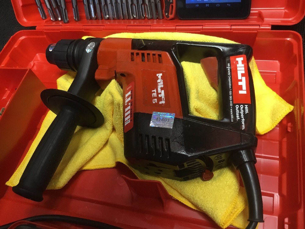 HILTI TE 5 PREOWNED, FREE ANDROID TABLET, REINFORCED HANDLE, BITS, FAST SHIP