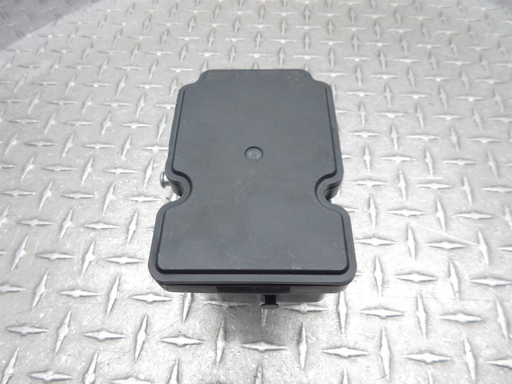 2018 Harley Electra Glide FLHTCU ABS Anti Lock Brake Module Pump Control Unit