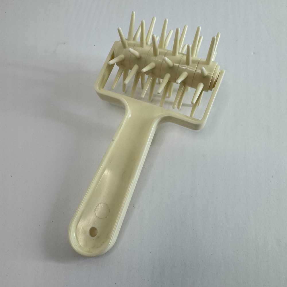 Vintage Plastic Dough Docker Roller Pizza Pastry Crust Dough Prep Tool Kitchen