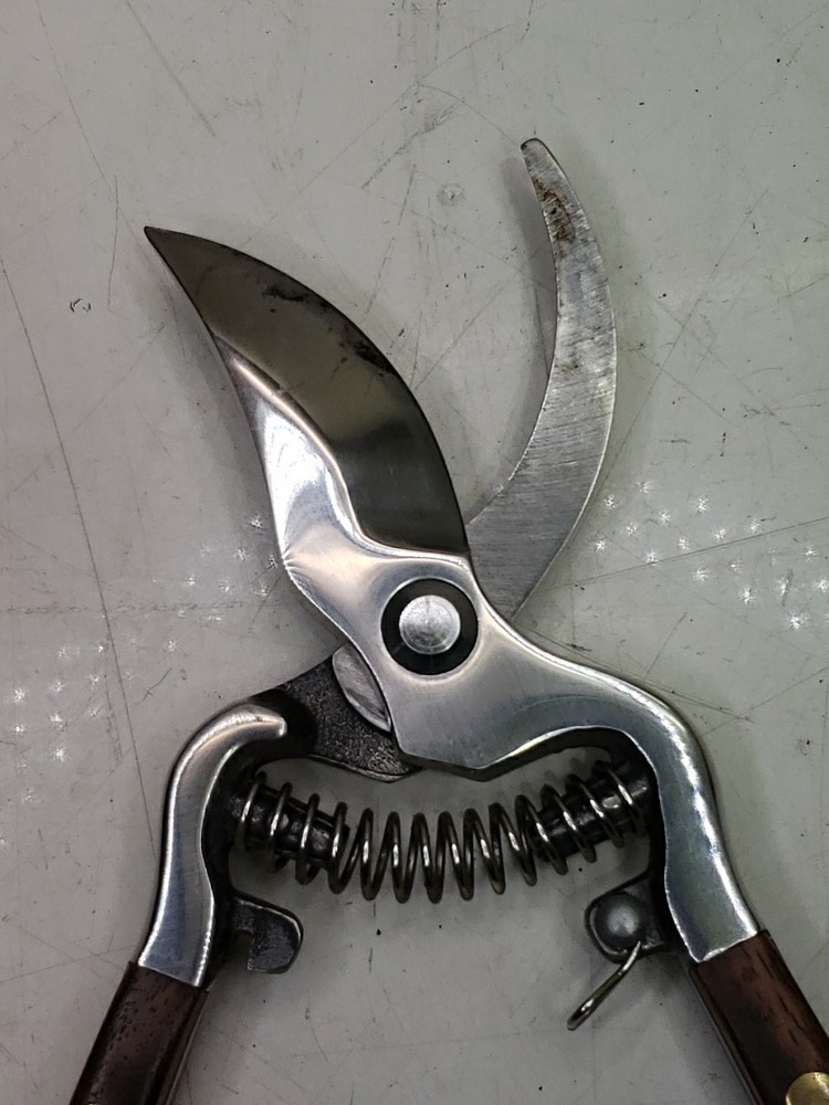Kitchen Pruning Sheers Wood Handle Brass Thai (?)