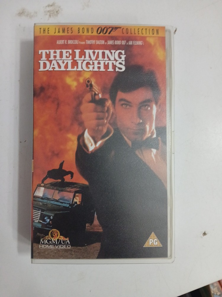18x James Bond VHS Video Collection