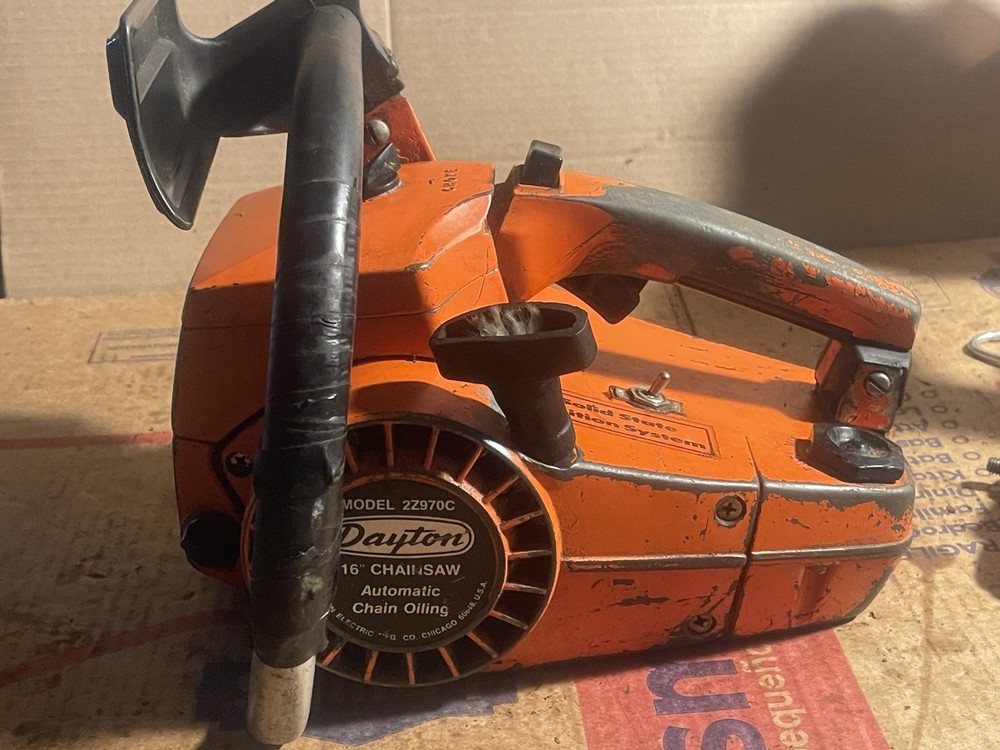 Dayton 2Z970C Chainsaw