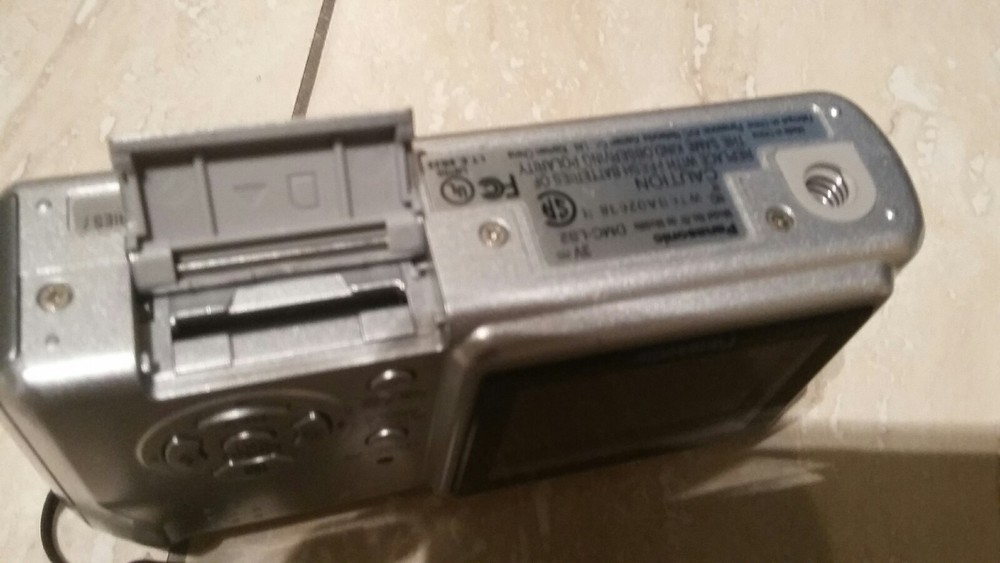 PANASONIC LUMIX DMC - LS2 5.0 mp