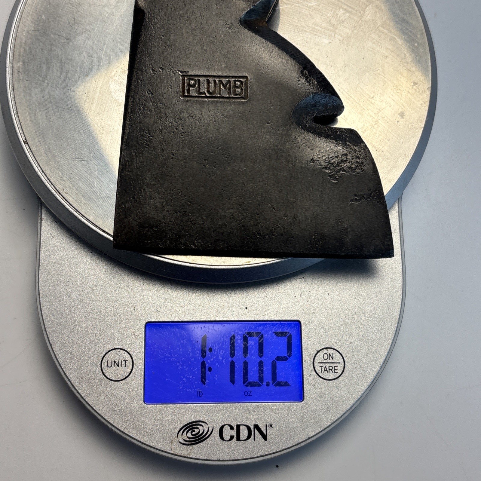 Vintage PLUMB 26 oz Carpenter’s Hatchet Head Nail Puller Notched Blade USA