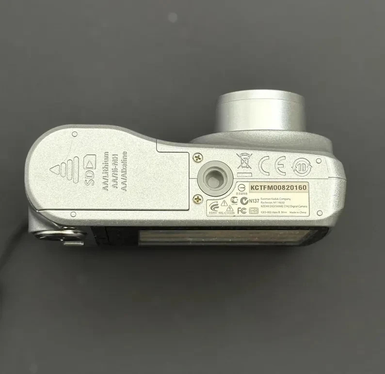 Kodak EasyShare C142 digital camera. Fully tested and working