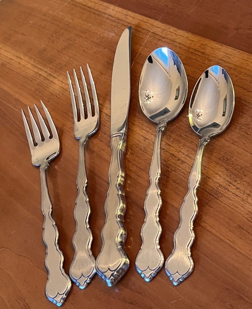 Oneida VALERIE Distinction Deluxe Stainless Flatware - Choice