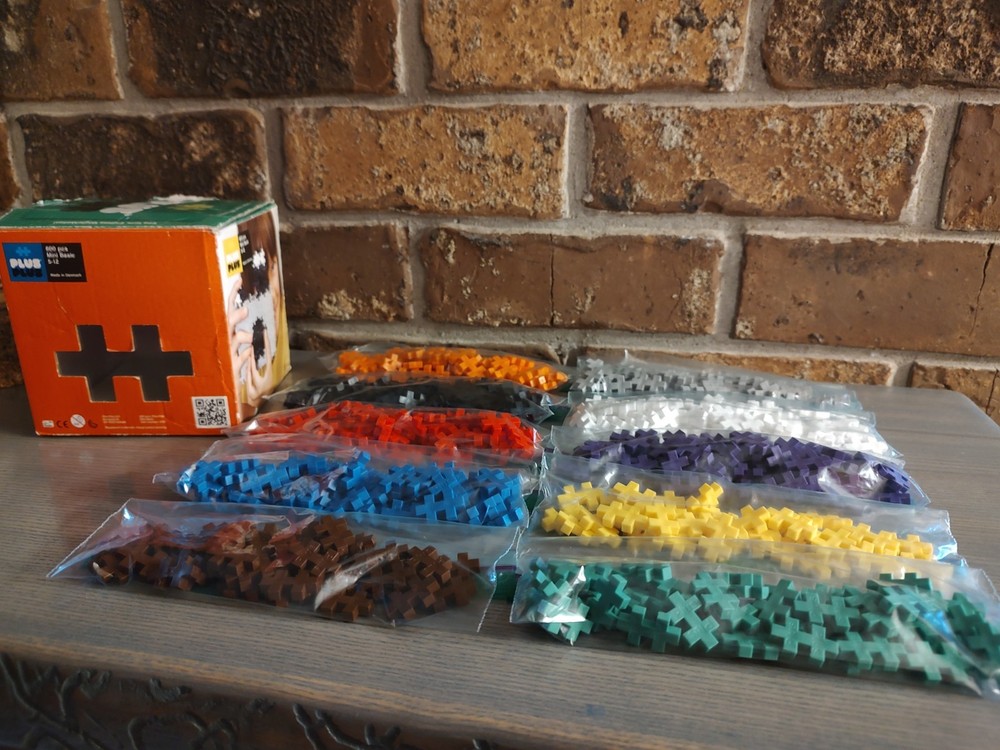 Authentic PLUS PLUS Mini Basic Building Shape 542 Assorted Colored Pieces