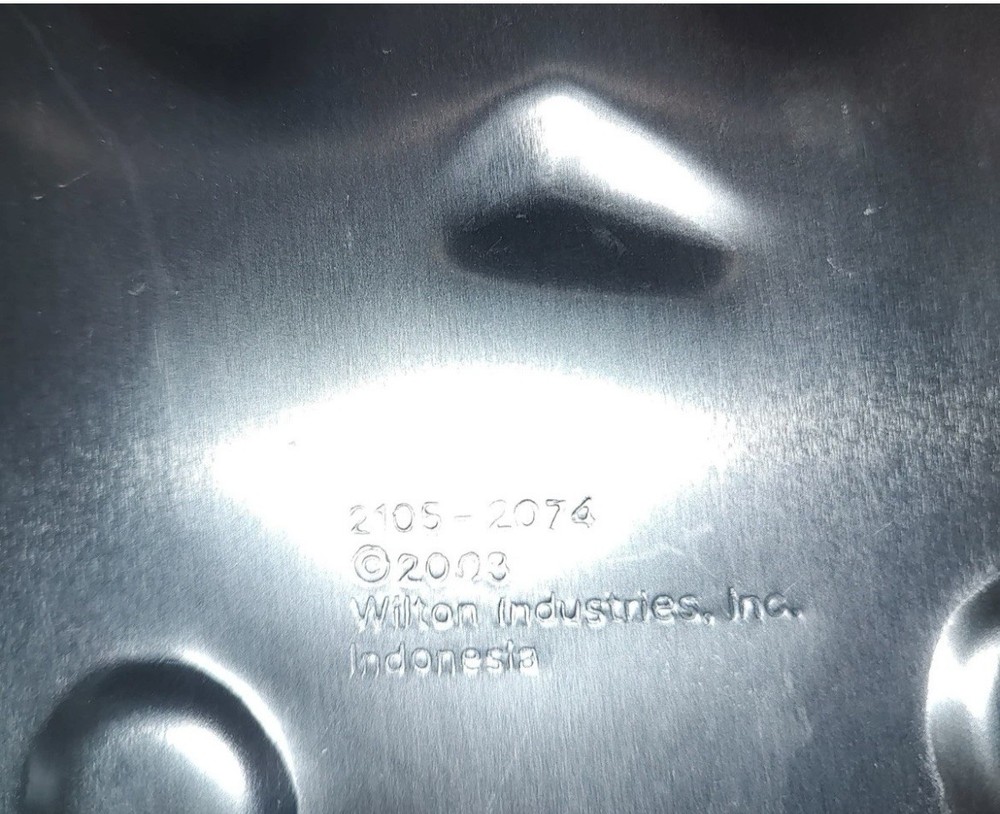 2003 Wilton Step-By-Step Bunny Cake Baking Pan #2105-2074