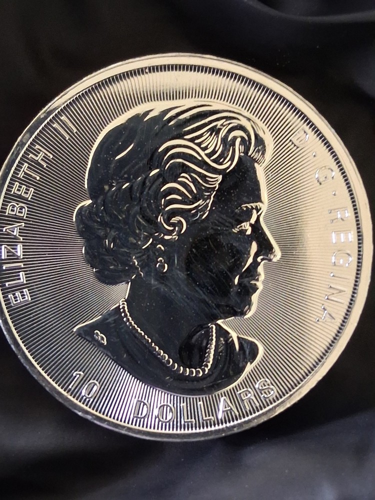 2021 2 oz silver maple leaf UNC Perfect Fields! Beautiful Coin!