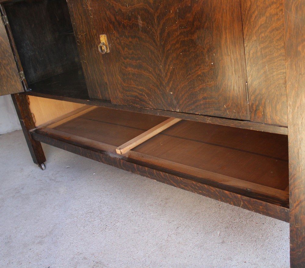 Antique Mission Oak Sideboard – Original finish