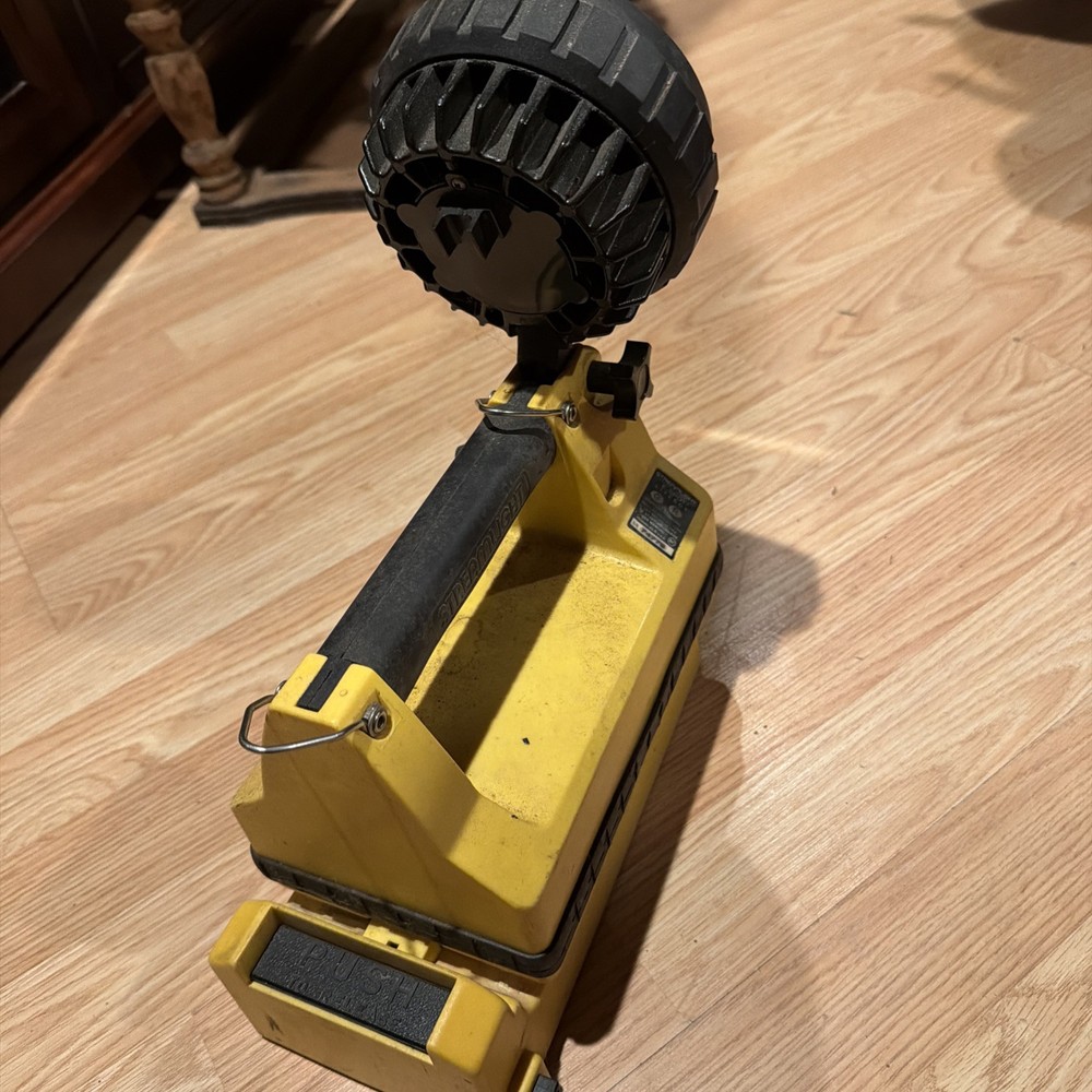 Streamlight Light Box Commercial Grade Portable Light UNTESTED